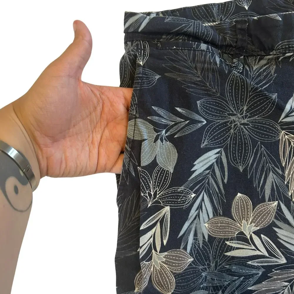 Goodfellow & Co Linden Chino Shorts 32 Navy Tropical Floral Cotton Vacation